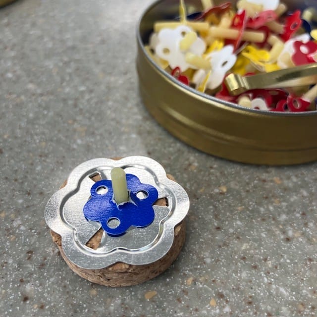 how to assemble the floating oil wick - use floating on olive oil